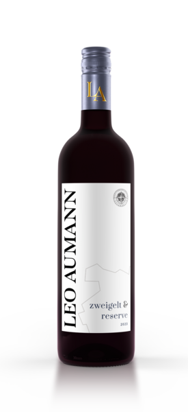 Eine Flasche Leo Aumann Zweigelt & Reserve 2021 Rotwein mit weißem Etikett und goldfarbenem Verschluss.